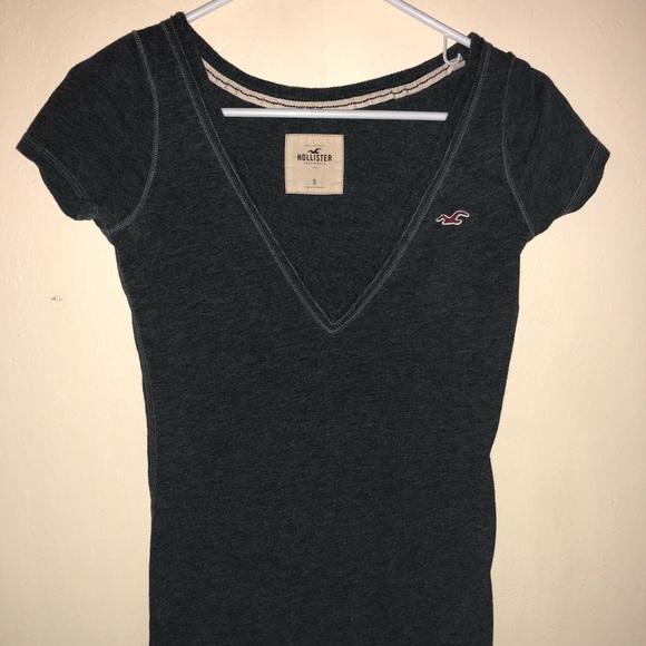 Hollister Deep V-Neck T-Shirt - Picture 1 of 2